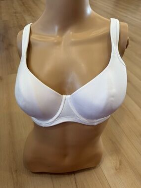 Modern Movement White T Shirt Bra 32DD Lightly Lined Underwire